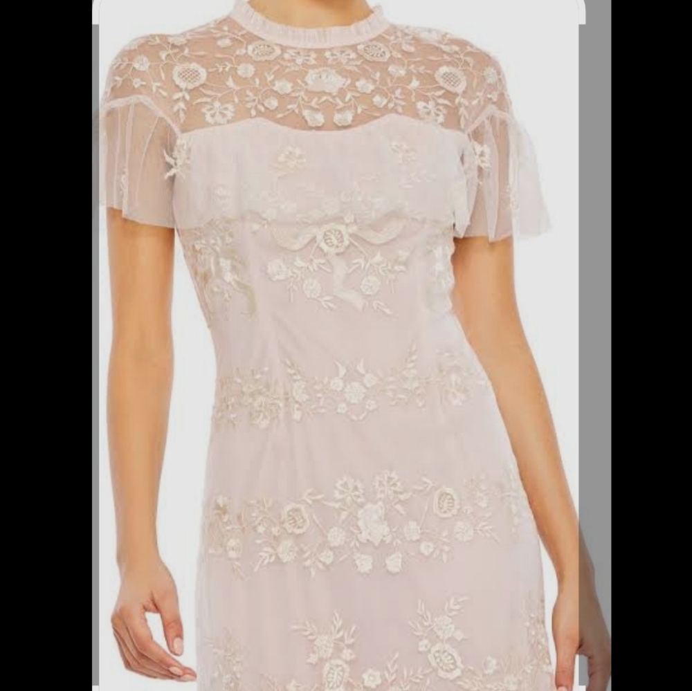 NWT MacDuggal women’s embroidered floral Lace Dress Size 16